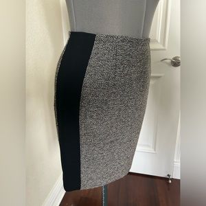 Tweed Skirt. White House Black Market. Size 8